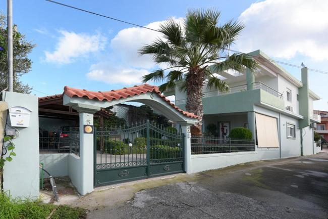 Elli Garden View - Spacious Fully Equipped Kremasti (Rhodes)