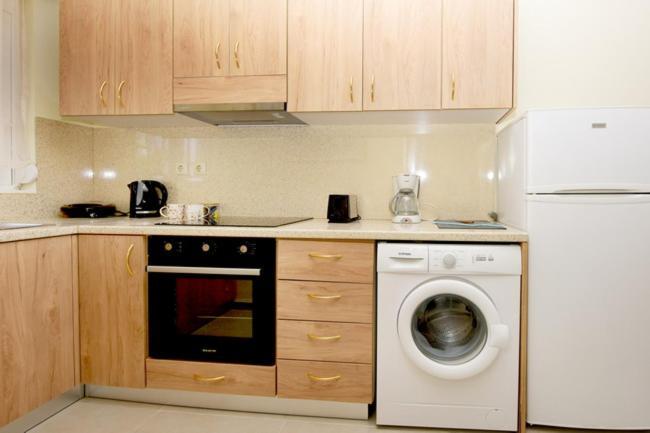 Elli Garden View - Spacious Fully Equipped Apartment